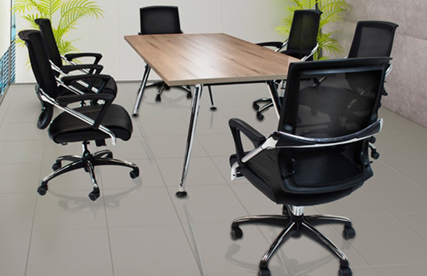 ¿Cómo es una silla para mesa de juntas?